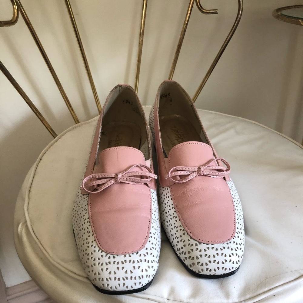 Vintage 6 1/2 pink and white flats with bow